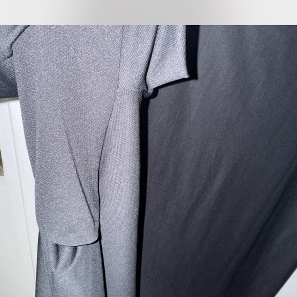 lululemon athletica Men's Charcoal Short Sleeve Tee - Picture 4 of 5